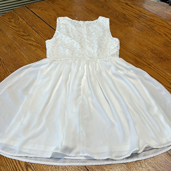 Francesca’s white lace bodice sleeveless mini dress.  Zip back.  Size Small. - Picture 9 of 11